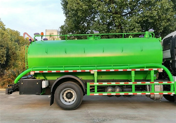 ISUZU FVR Septic Vacuum Truck (2)