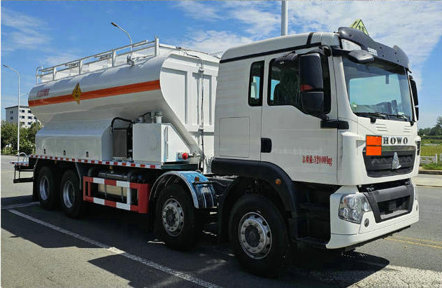 HOWO Mining Blasting On-site Bulk 17T Porous Granular ANFO Explosive Mixing And Charging Truck