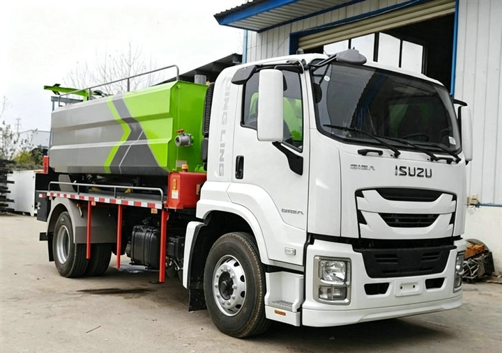 ISUZU FTR Combined Sewer Jetting and Vacuum Truck 8000L Sewage+4000L Clean Water (4) ISUZU FTR Combined Sewer Jetting and Vacuum Truck 8000L Sewage+4000L Clean Water (4)