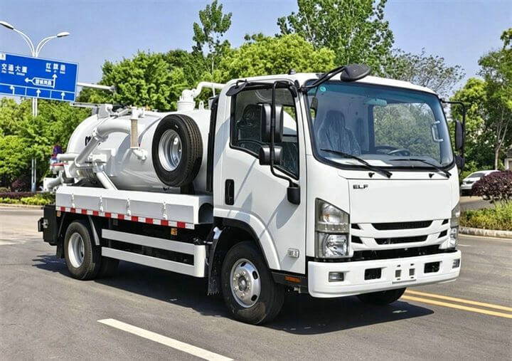 Isuzu Sewer Vacuum Jetting Flushing And Cleaning Truck 2000L (5)