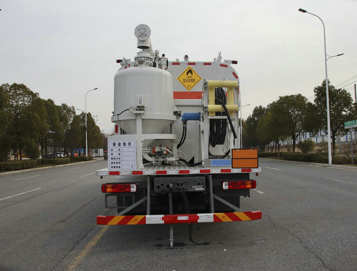 Mining Blasting ANFO Bulk Explosives ANFO Mix Units truck (27)