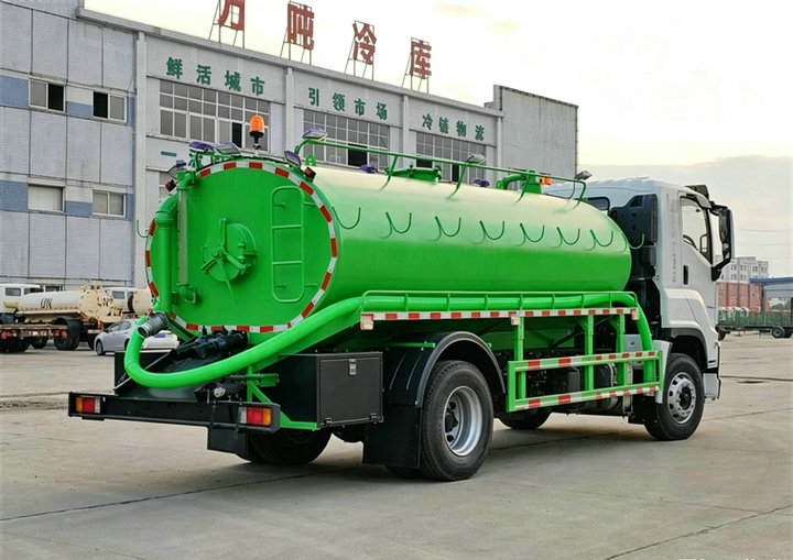 ISUZU FVR Septic Vacuum Truck (3)
