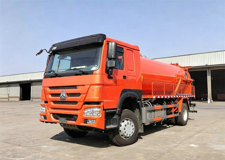HOWO 10T Vacuum Suction Septic Tanker Truck (7)