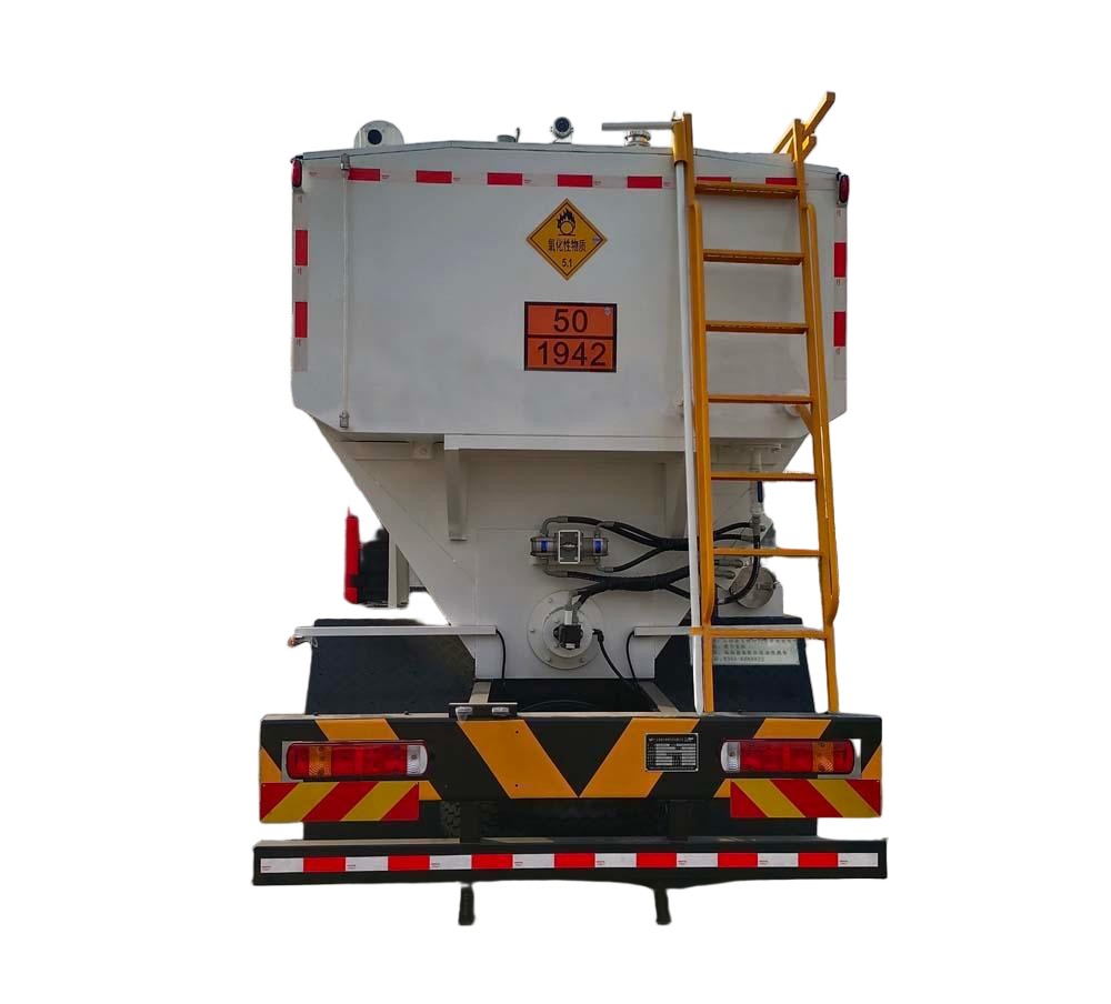HOWO 17T Top Auger On-site ANFO Bulk Explosives Mixing And Charging Truck