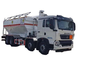 18T HOWO Bulk Granular ANFO Explosive Delivery Truck for Onsite Mixing and Loading