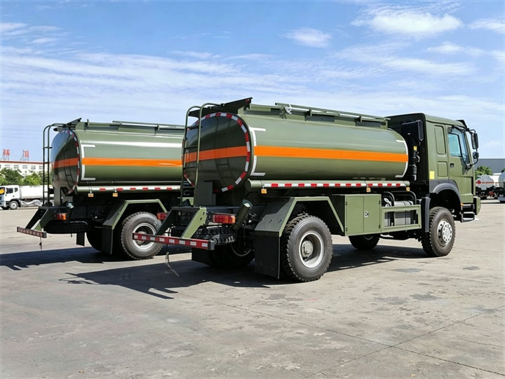 HOWO 4x4 Fuel truck Refueling Bowser (11)