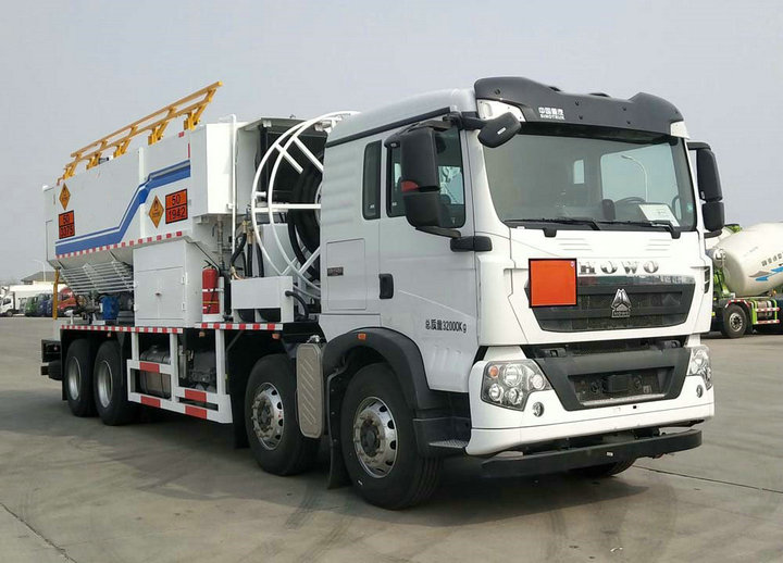 ANFO emulsion Explosive Delivery Truck for Onsite Mixing and Loading (18)