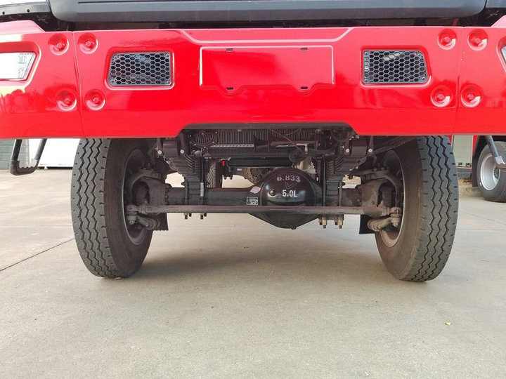 HOWO 4x4 Tanker Fire Truck (4)