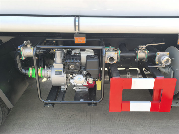 Isuzu Elf 120HP Dust Control Water Tanker 2KL- 4KL (5)
