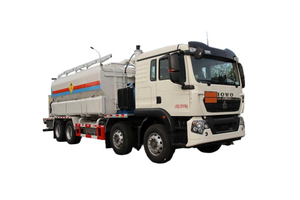 HOWO 8x4 Mining Blasting Bulk ANFO Explosive Mixing And Charging Truck