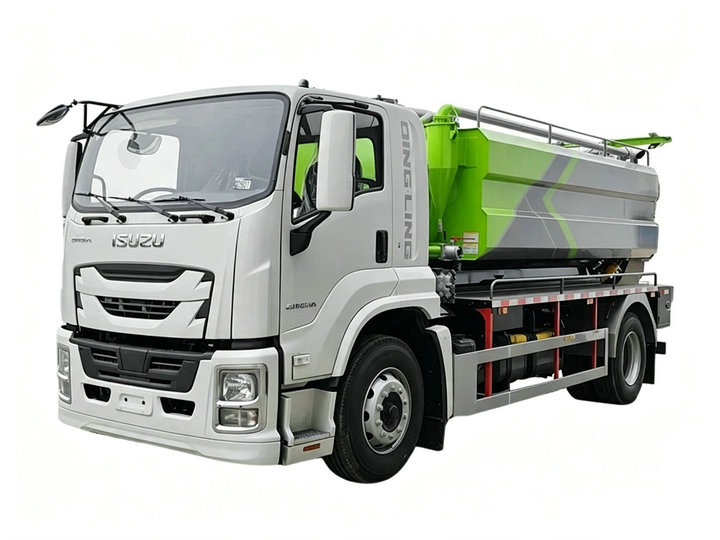 ISUZU FTR Combined Sewer Jetting and Vacuum Truck 8000L Sewage+4000L Clean Water 