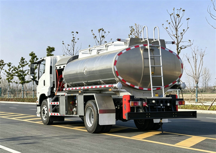 Isuzu 10000L Aviation Refueler Truck (6)