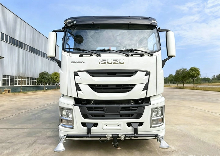 ISUZU 15KL Stainless steel Potable Water Bowser Truck (14)