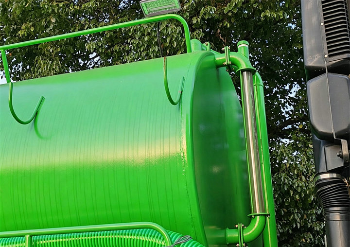 ISUZU FVR Septic Vacuum Truck (11)