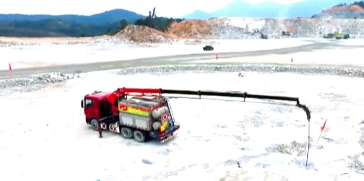 HOWO On-site Mixed Emulsion Explosive Trucks 5_1 HOWO On-site Mixed Emulsion Explosive Trucks 5_1