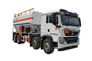 HOWO 17 Ton On-site Mixed Granular ANFO Explosives Mixing And Charging Truck 
