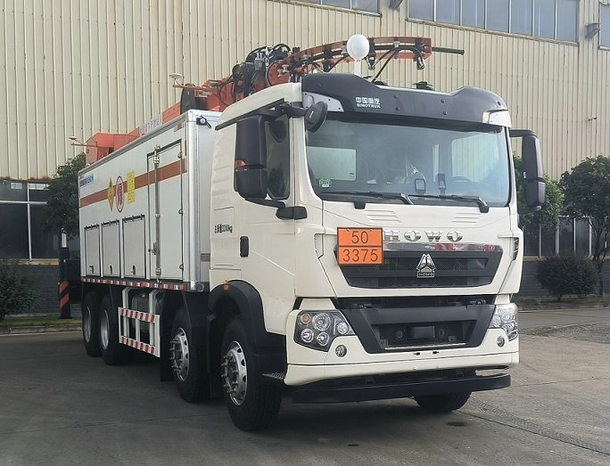 ANFO Explosive Delivery Truck for Onsite Mixing and Loading (13)