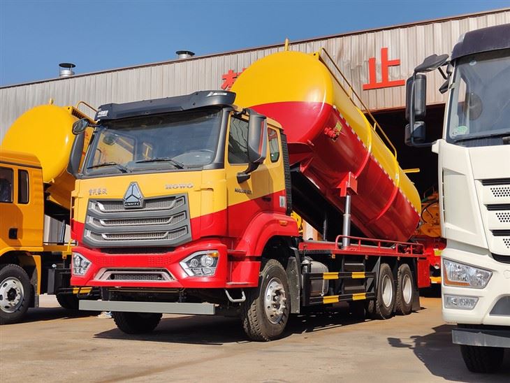 HOWO Combined sewer jetting and vacuum trucks (6)