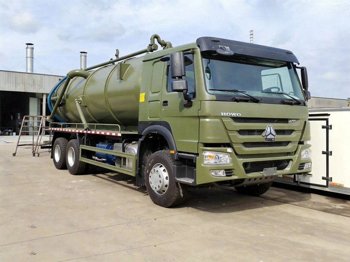 HOWO Vacuum Sucker Truck (5)