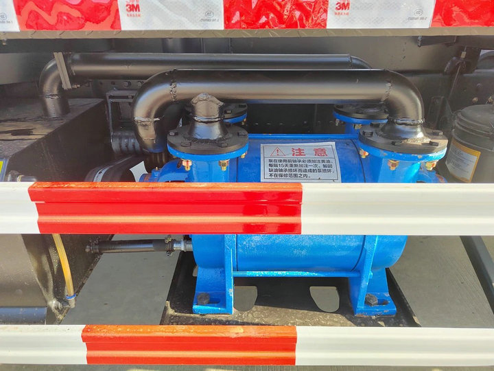 FAW Vacuum Cesspool Septic Tank Truck 10,000L (1)