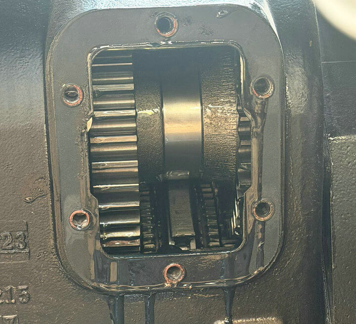 Fast Transmission 8JS118TA-B Bottom Power Take Off PTO Assembly 