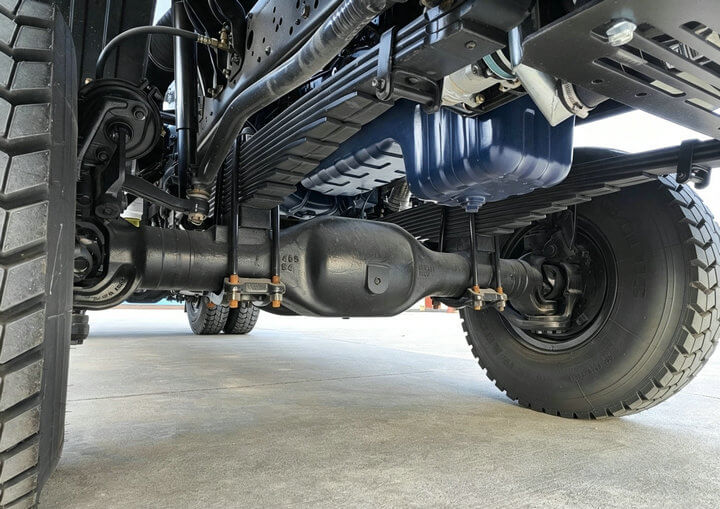 _Beiben 4x4 Offroad Vacuum Suction Septic Tank Trucks (11) _Beiben 4x4 Offroad Vacuum Suction Septic Tank Trucks (11)