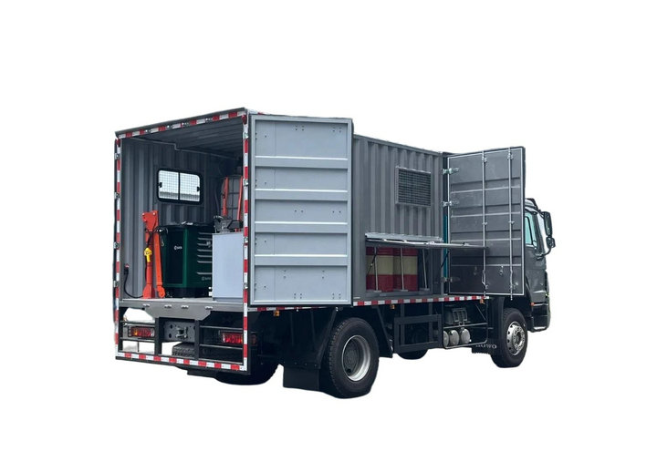 HOWO 4x2 Mobile Lube Workshop Maintenance Equipment Vehicle