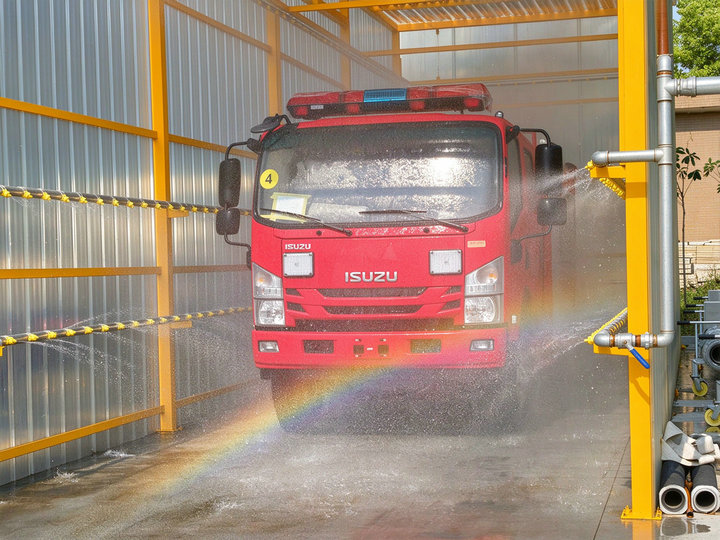 ISUZU NPR Foam Fire Truck 3500L (10) ISUZU NPR Foam Fire Truck 3500L (10)