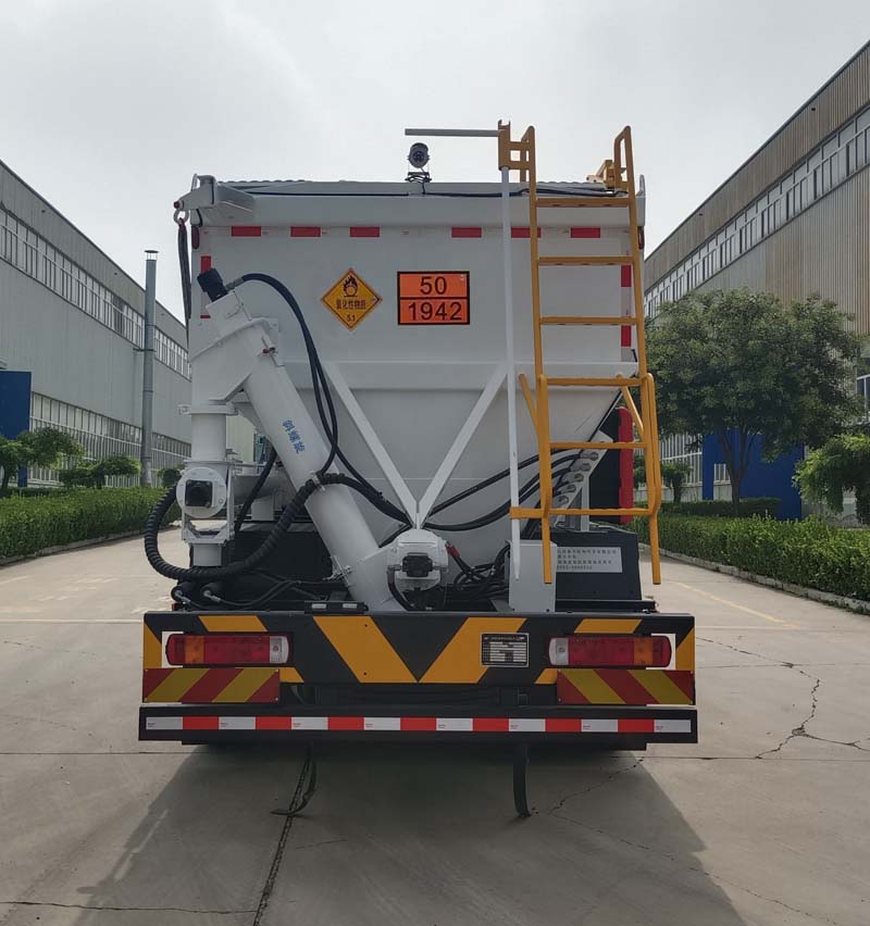Heavy Emulsion ANFO explosives Truck (7)
